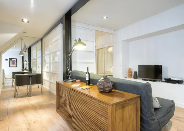 Bmyguest - Castelo Charming Flat