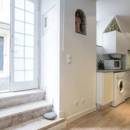 Bmyguest - Castelo Charming Flat 아파트